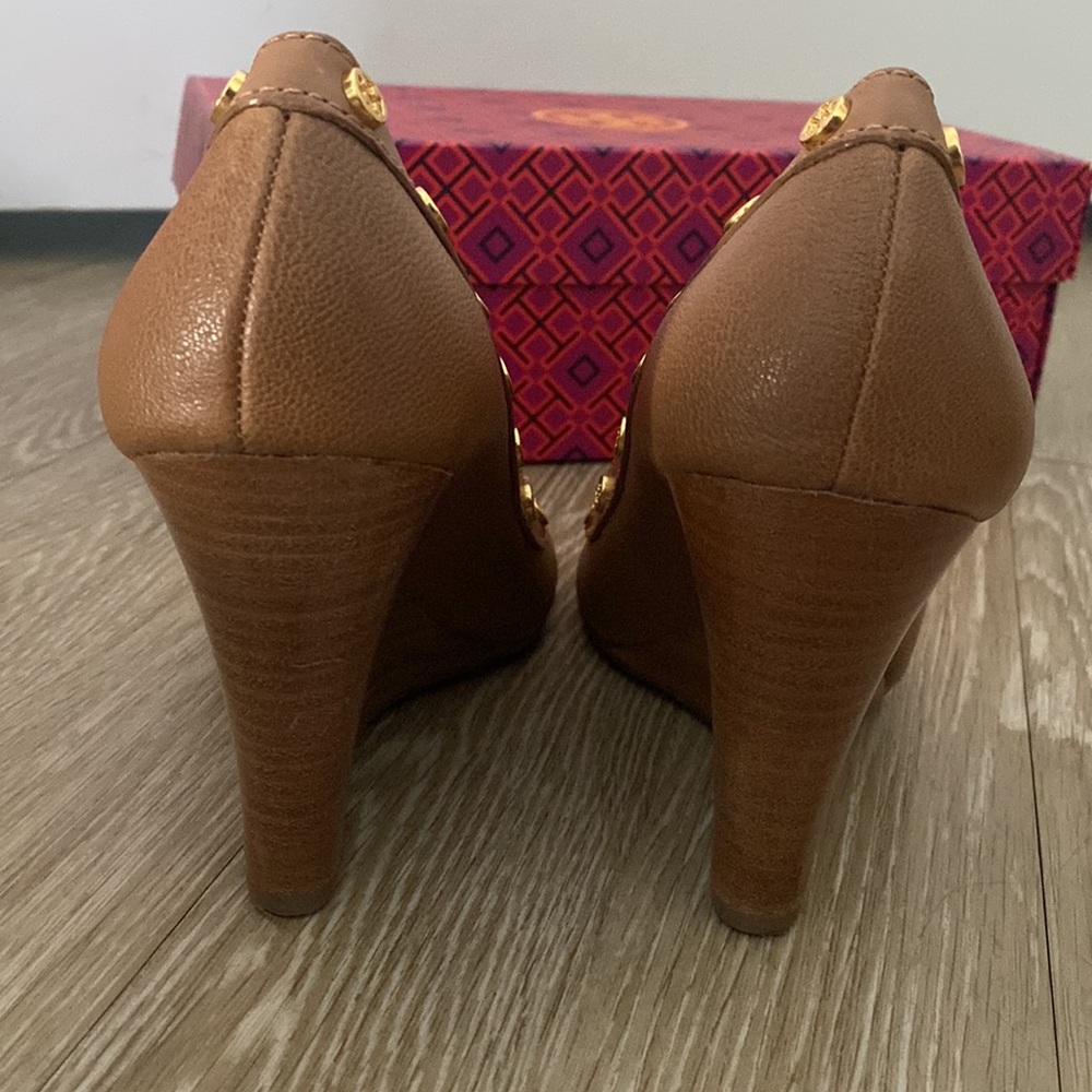 Tory Burch peep toe leather wedges - Picture 6 of 10